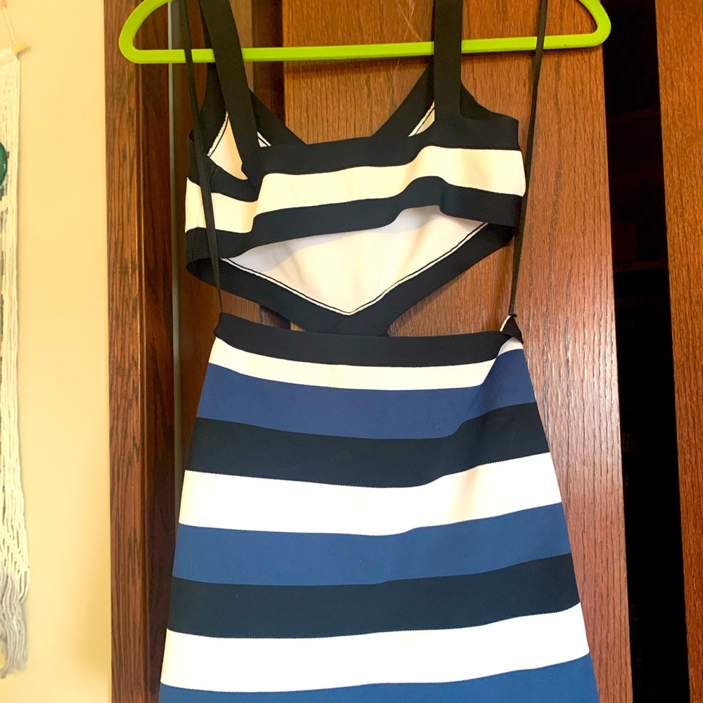 Never worn dress... wear it out after Covid.